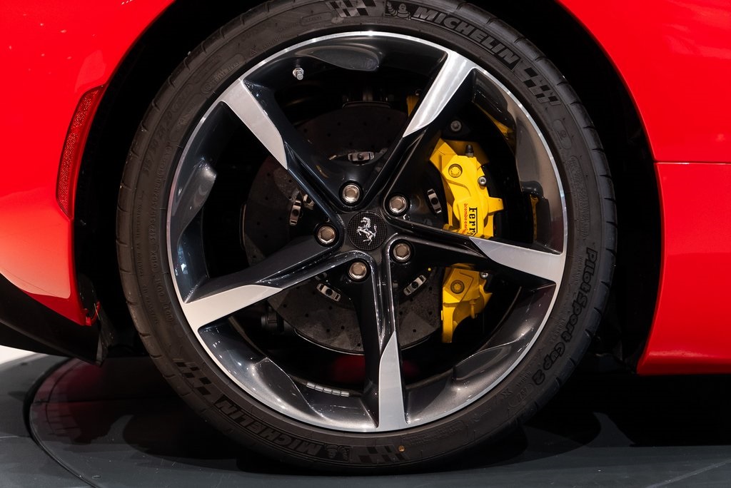 2023 Ferrari SF90 Spider Base photo 15