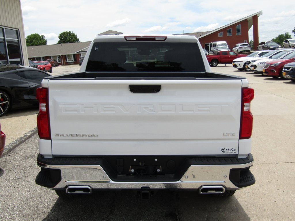 2025 Chevrolet Silverado 1500 LTZ photo 4