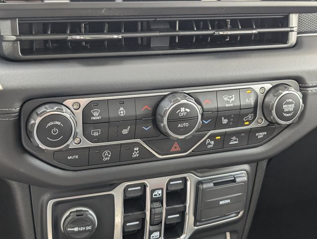 2025 Jeep Gladiator Mojave photo 17