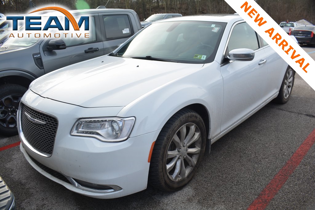 2018 Chrysler 300 Limited's photo
