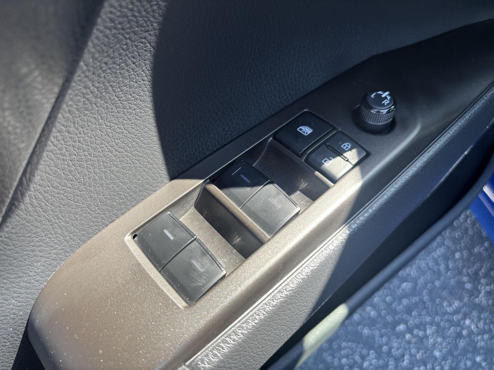2023 Toyota Camry SE photo 12
