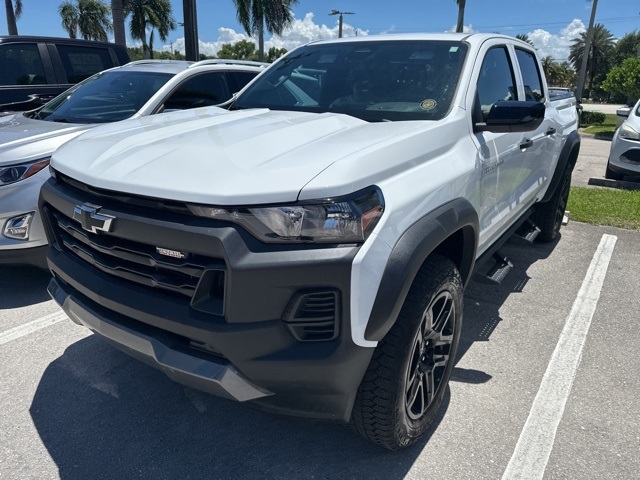 2024 Chevrolet Colorado Trail Boss photo 2