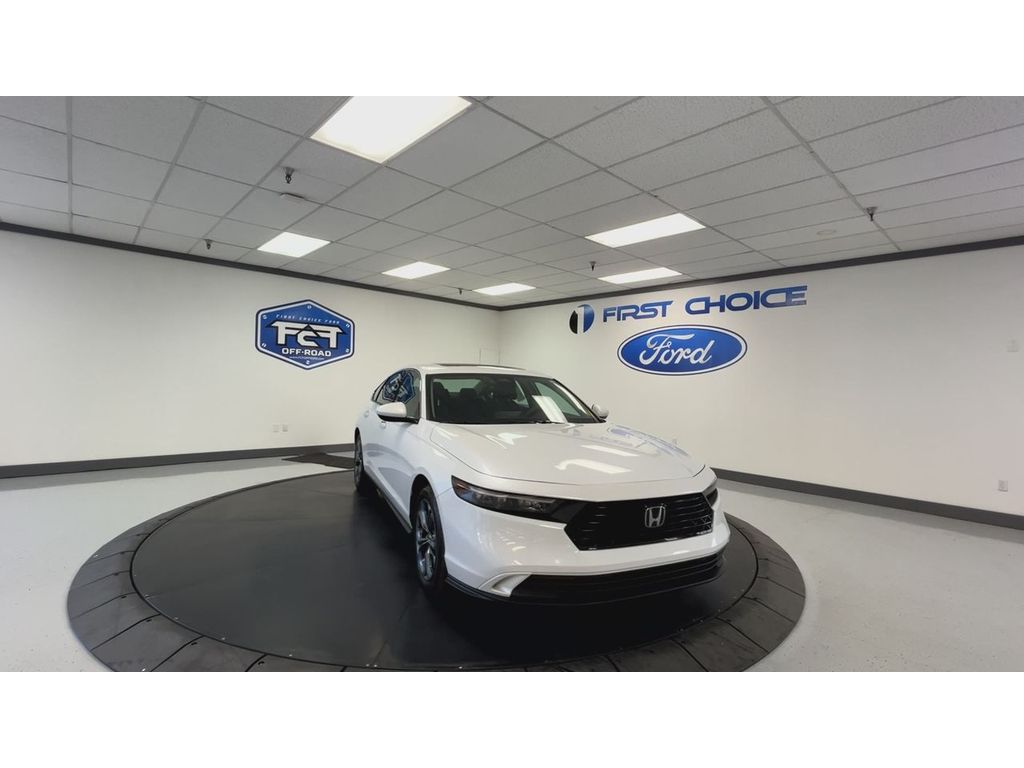 2023 Honda Accord EX photo 4