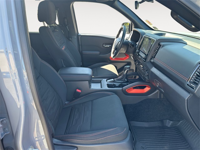 2024 Nissan Frontier PRO-4X photo 14
