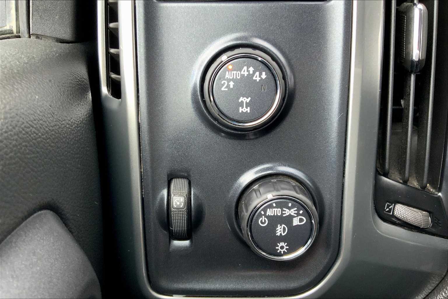 2018 Chevrolet Silverado 1500 LT photo 33