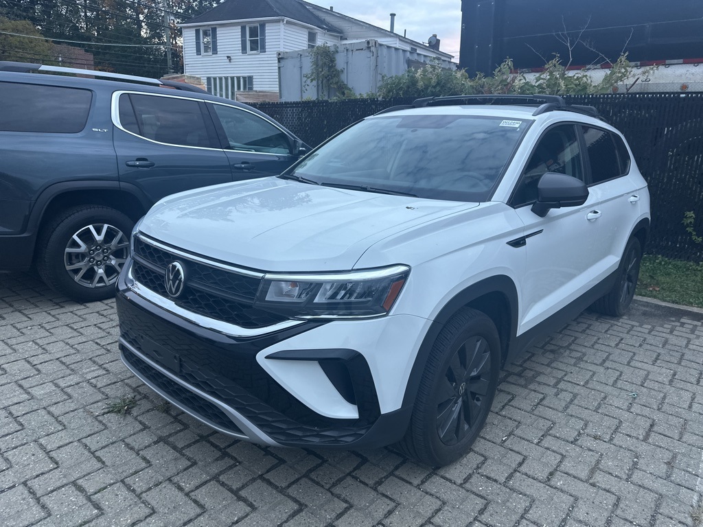 2022 Volkswagen Taos S photo 2