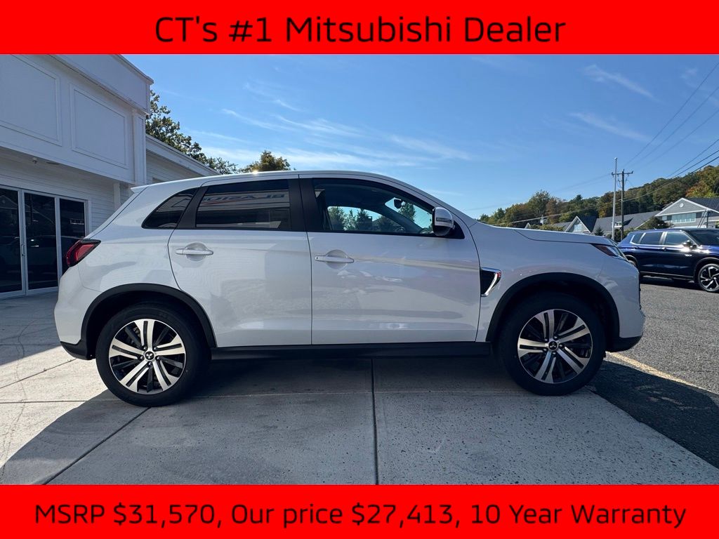 2025 Mitsubishi Outlander Sport SE photo 4