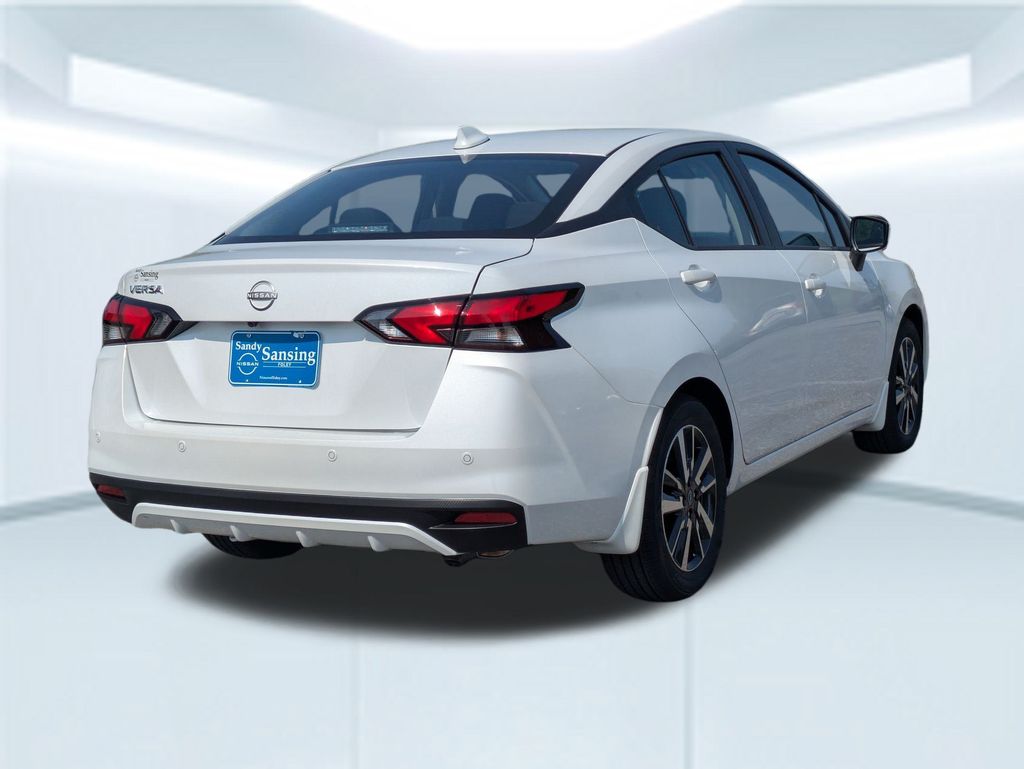 2025 Nissan Versa SV photo 4