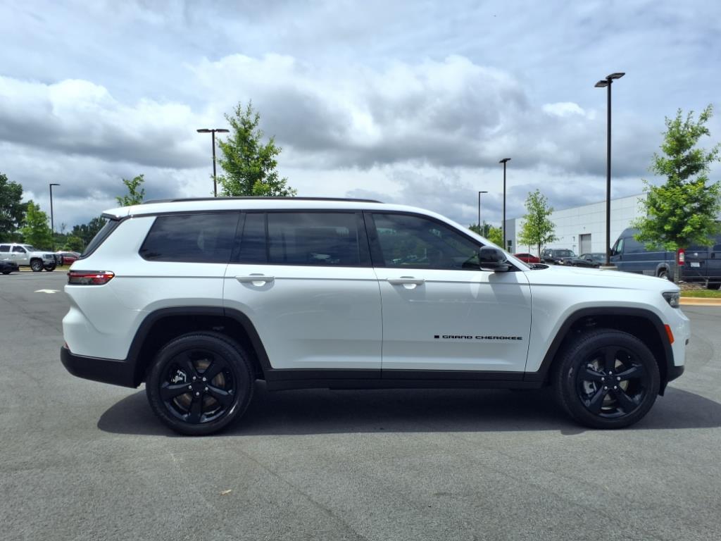 2025 Jeep Grand Cherokee Altitude X photo 18