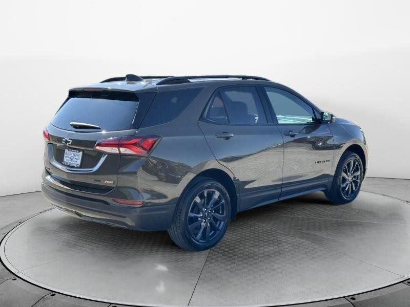 2024 Chevrolet Equinox RS photo 3