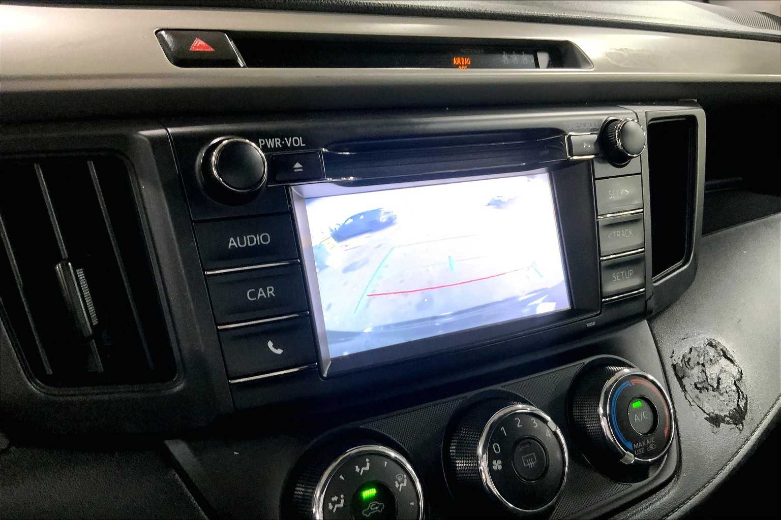 2017 Toyota RAV4 LE photo 25