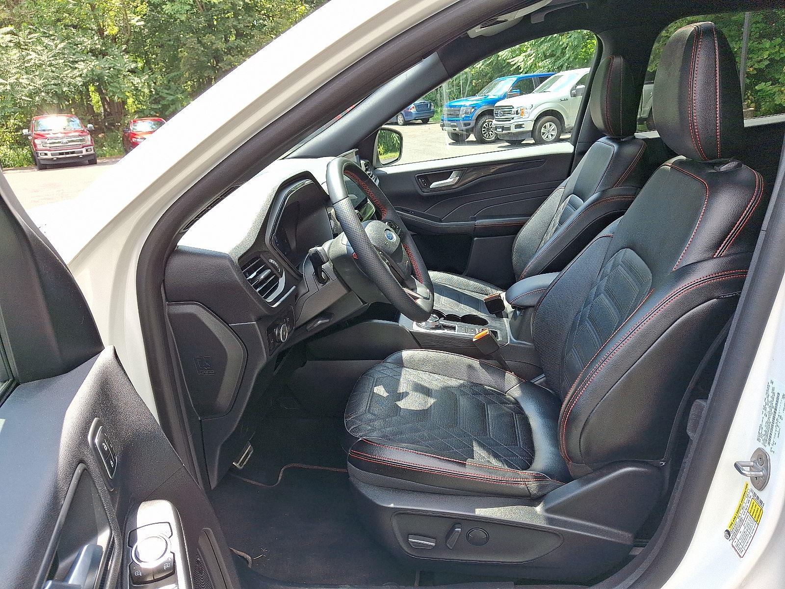 2023 Ford Escape ST-Line Elite photo 12