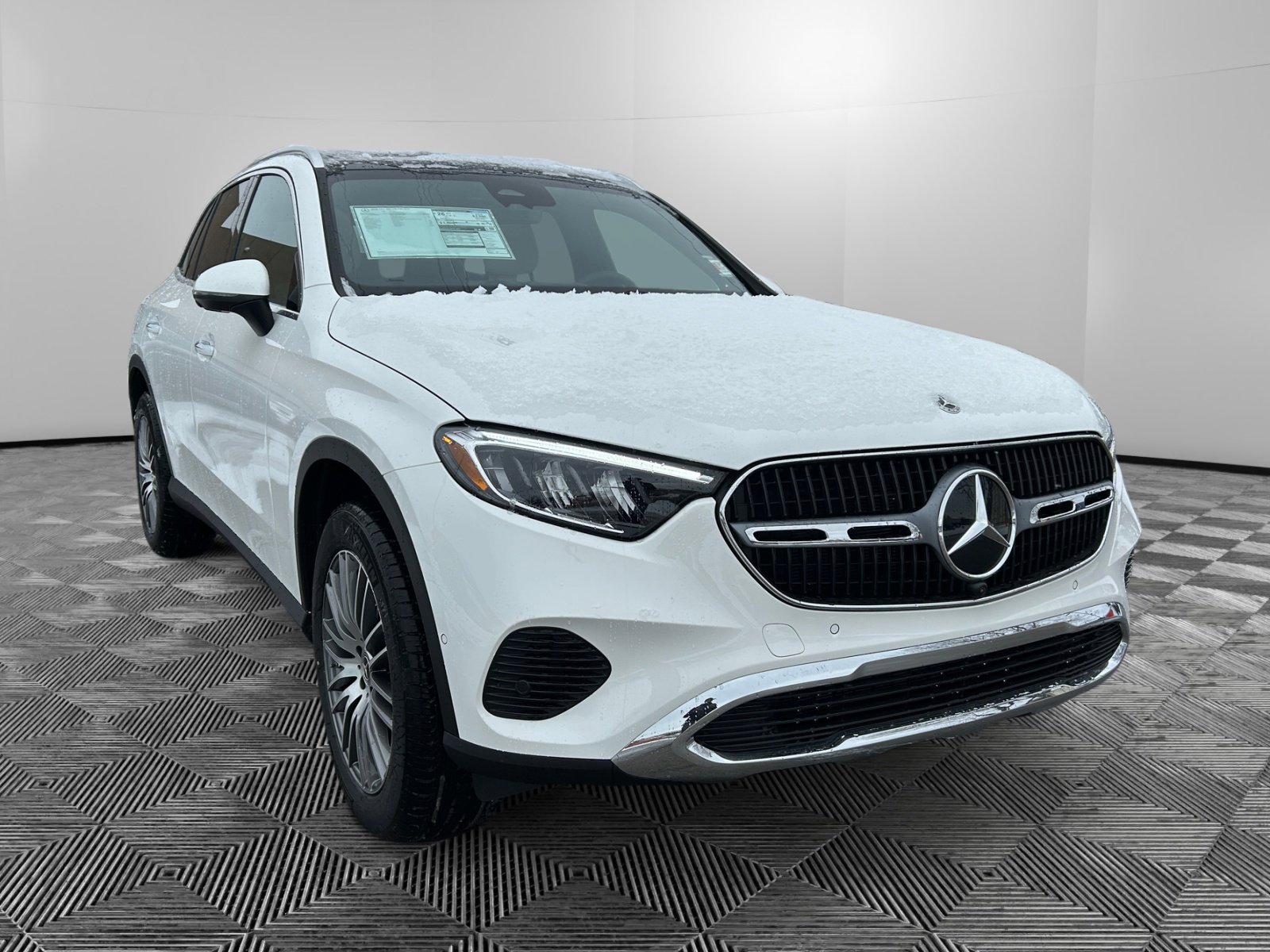 2026 Mercedes-Benz GLC Base's photo