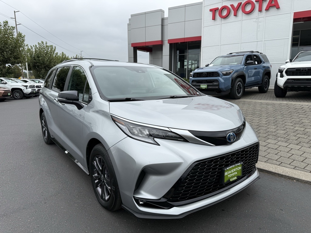 2024 Toyota Sienna XSE photo 7