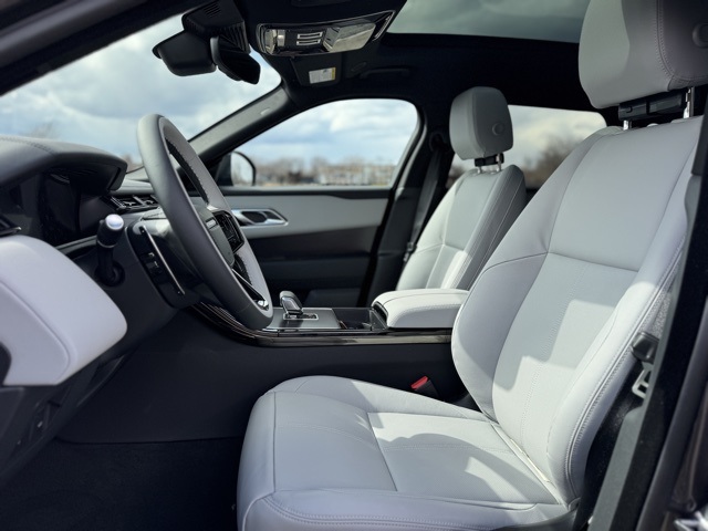 2026 Land Rover Range Rover Velar SE photo 14