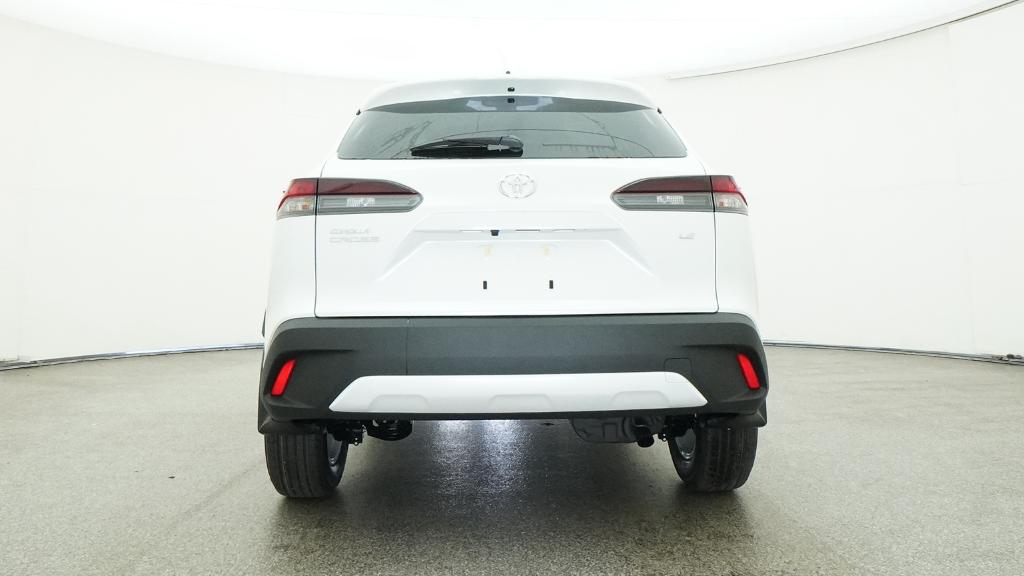 2026 Toyota Corolla Cross LE photo 17