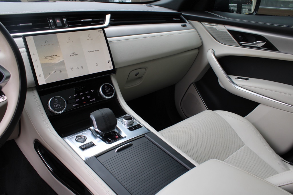 2024 Jaguar F-PACE R-Dynamic S P400 photo 15
