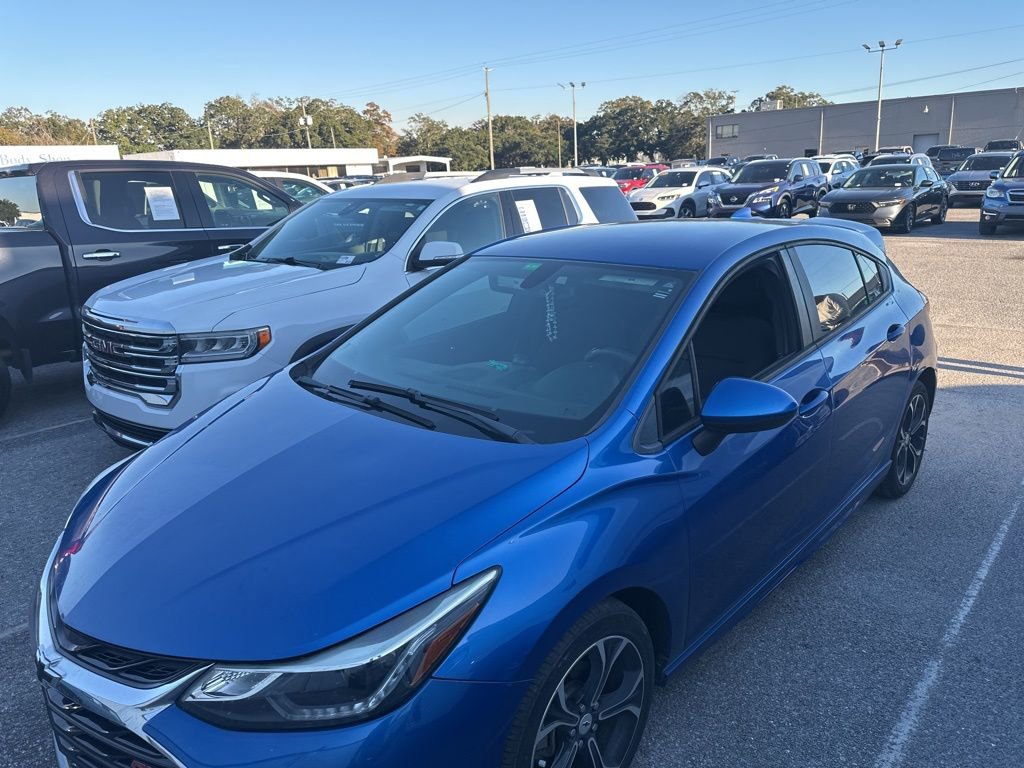 2019 Chevrolet Cruze LT's photo