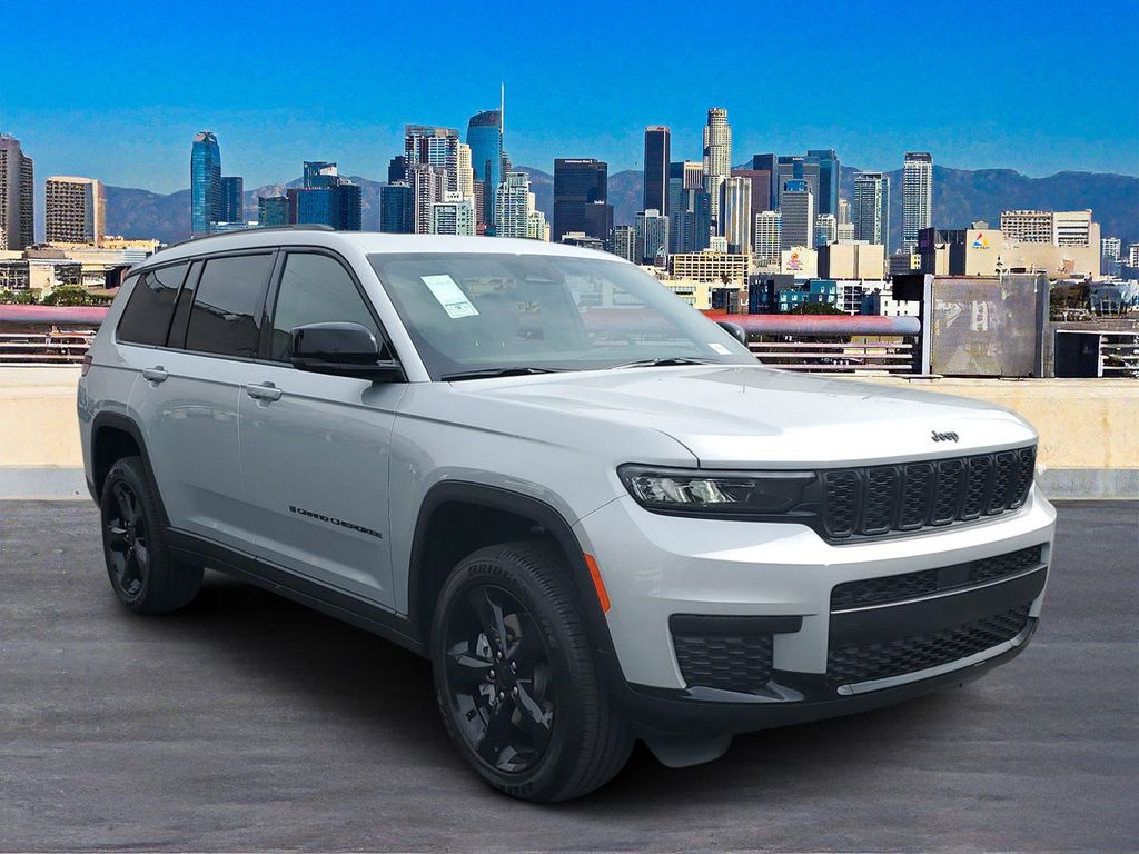 2025 Jeep Grand Cherokee Altitude X photo 2