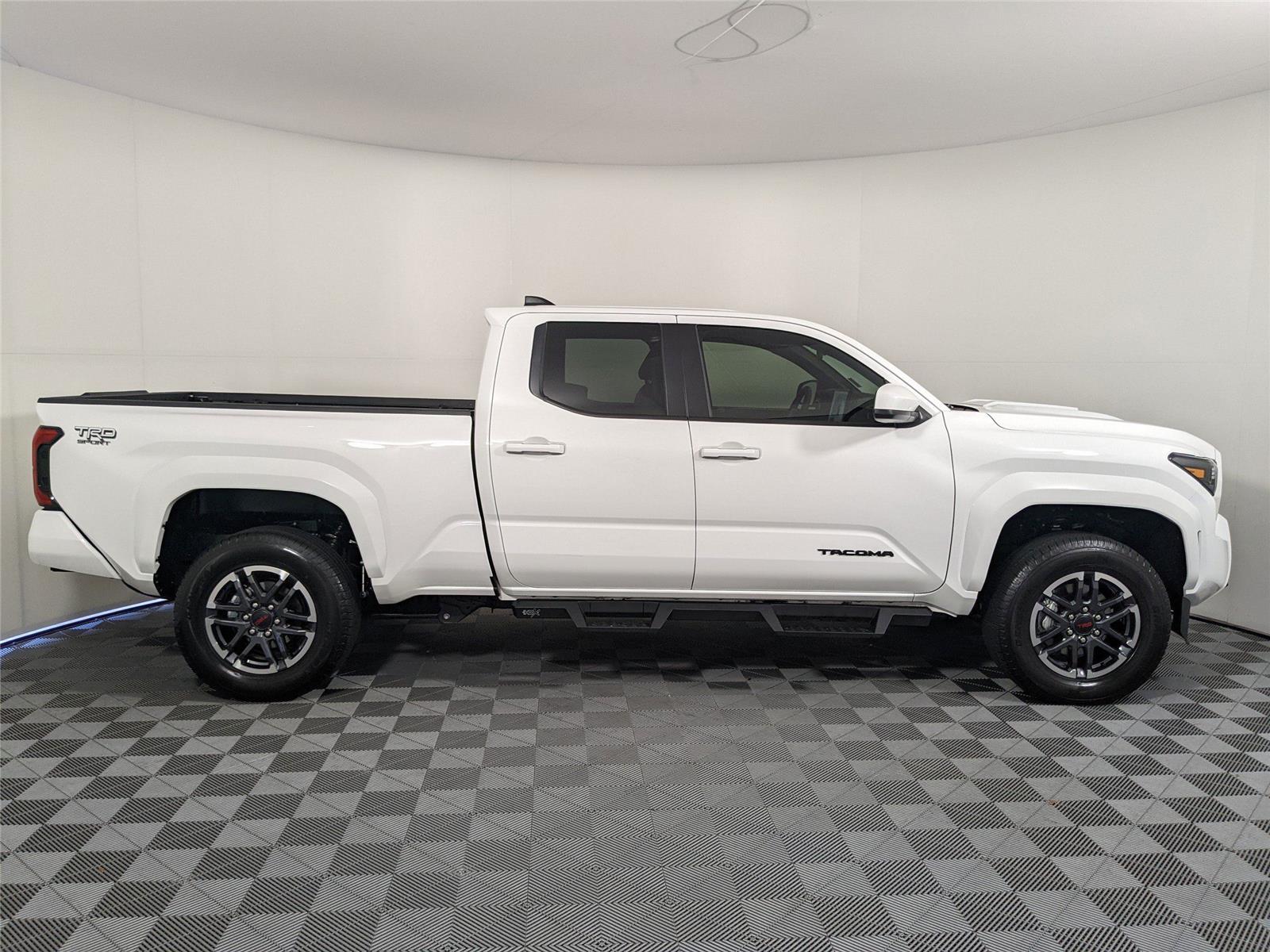 2024 Toyota Tacoma TRD Sport photo 18