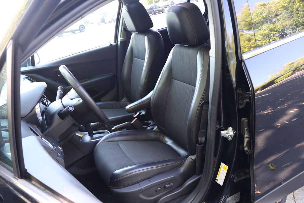 2020 Chevrolet Trax LT photo 23