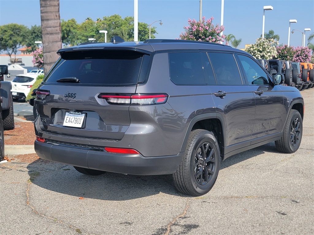 2025 Jeep Grand Cherokee Altitude photo 4