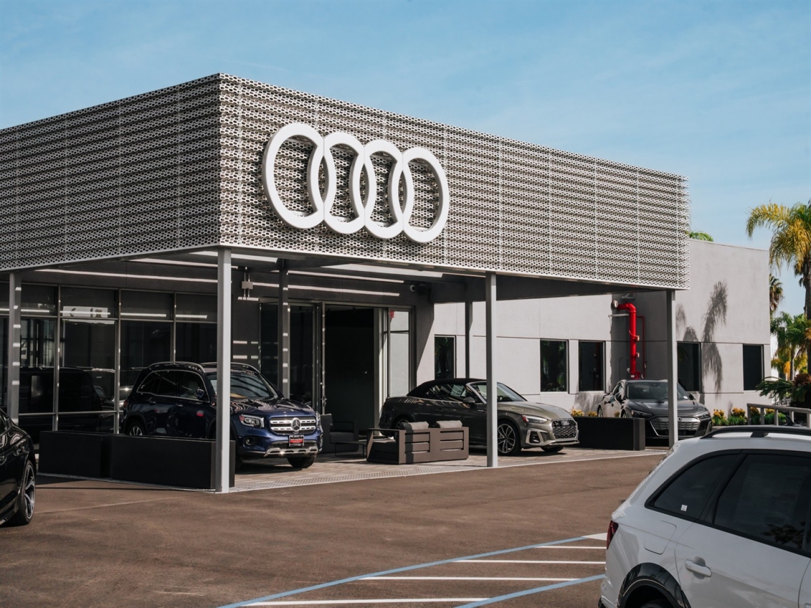 New 2025 Mythos Black Metallic Audi Premium Plus image 15