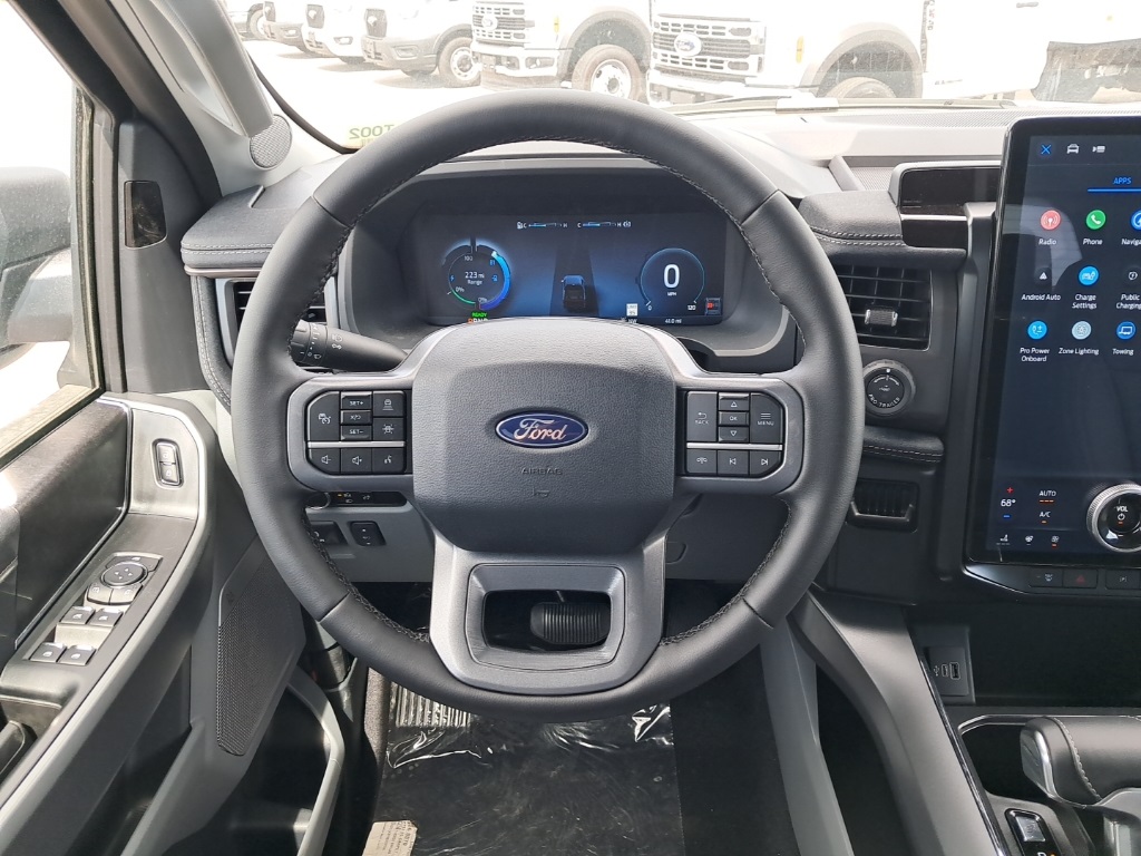 2025 Ford F-150 Lightning photo 14