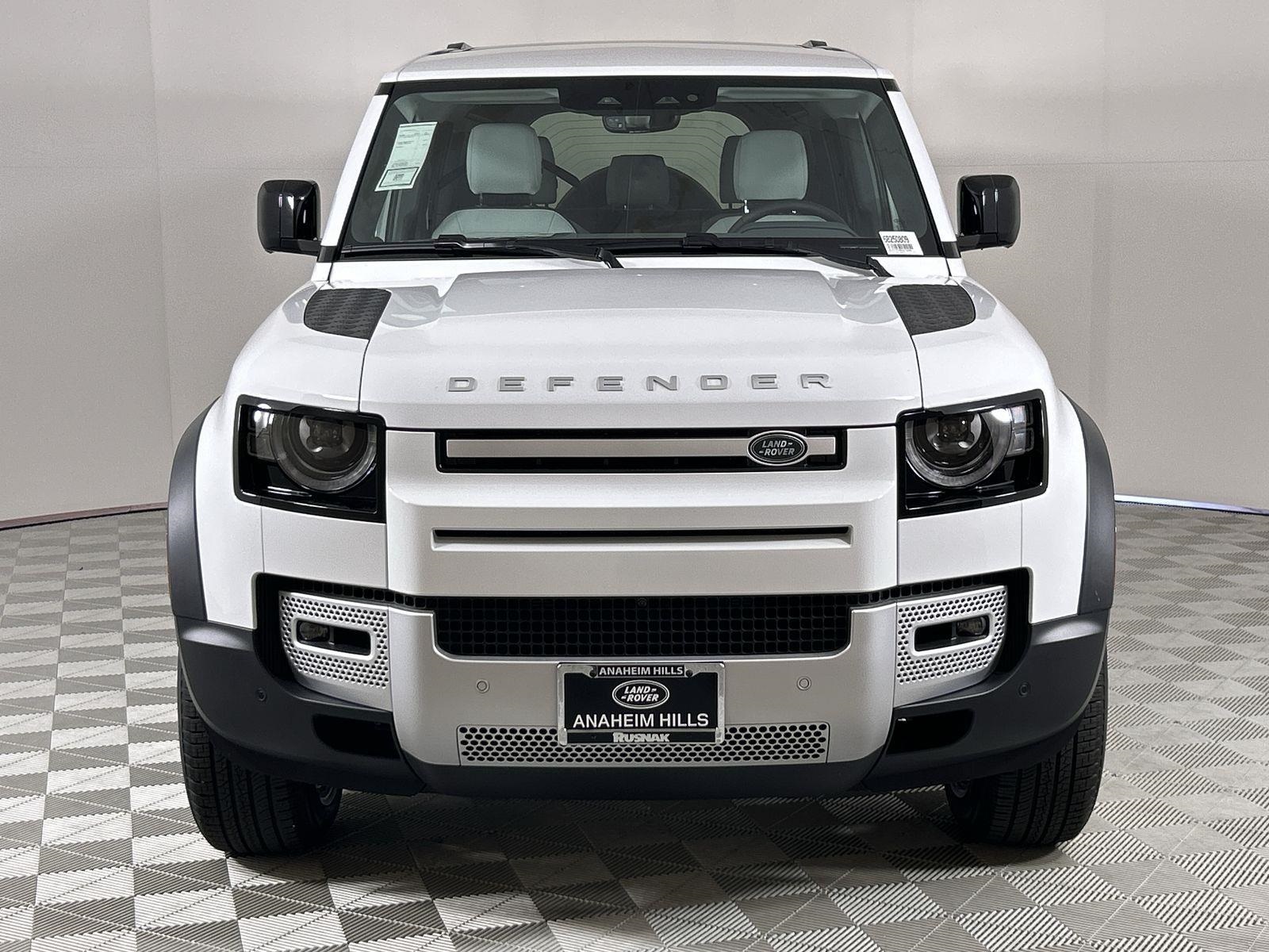 2025 Land Rover Defender 110 S photo 8