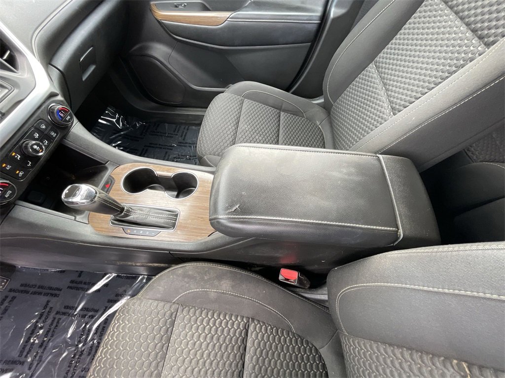 2017 Gmc Acadia SLE photo 18