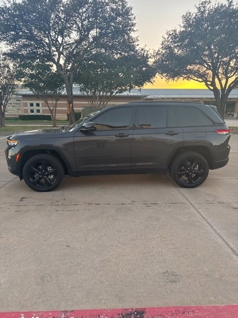 2024 Jeep Grand Cherokee Limited photo 3