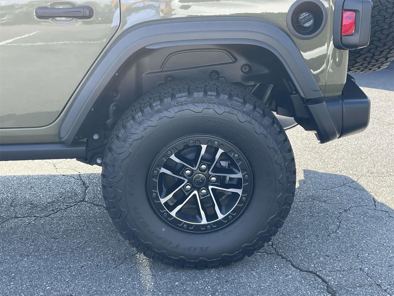 2025 Jeep Wrangler Willys photo 32