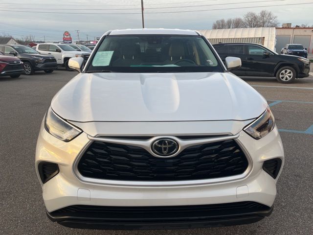 2023 Toyota Highlander L photo 2