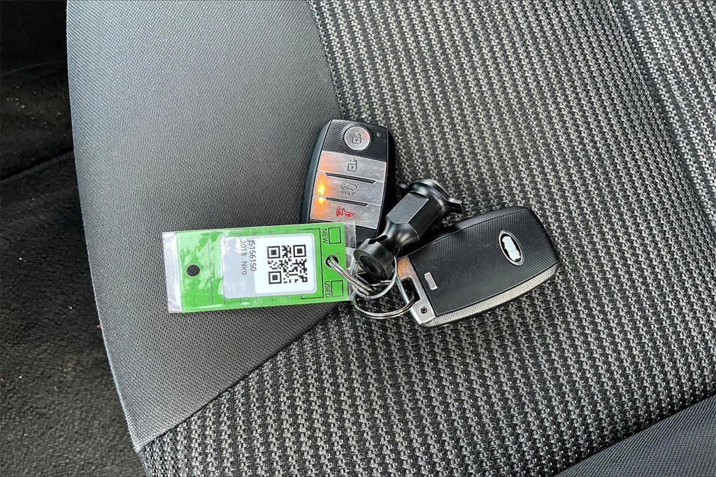 2018 Kia Niro LX photo 26