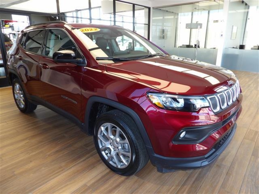 2022 Jeep Compass Latitude Lux photo 3