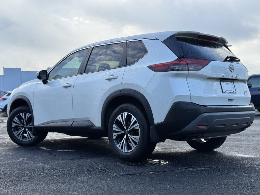 2023 Nissan Rogue SV photo 2