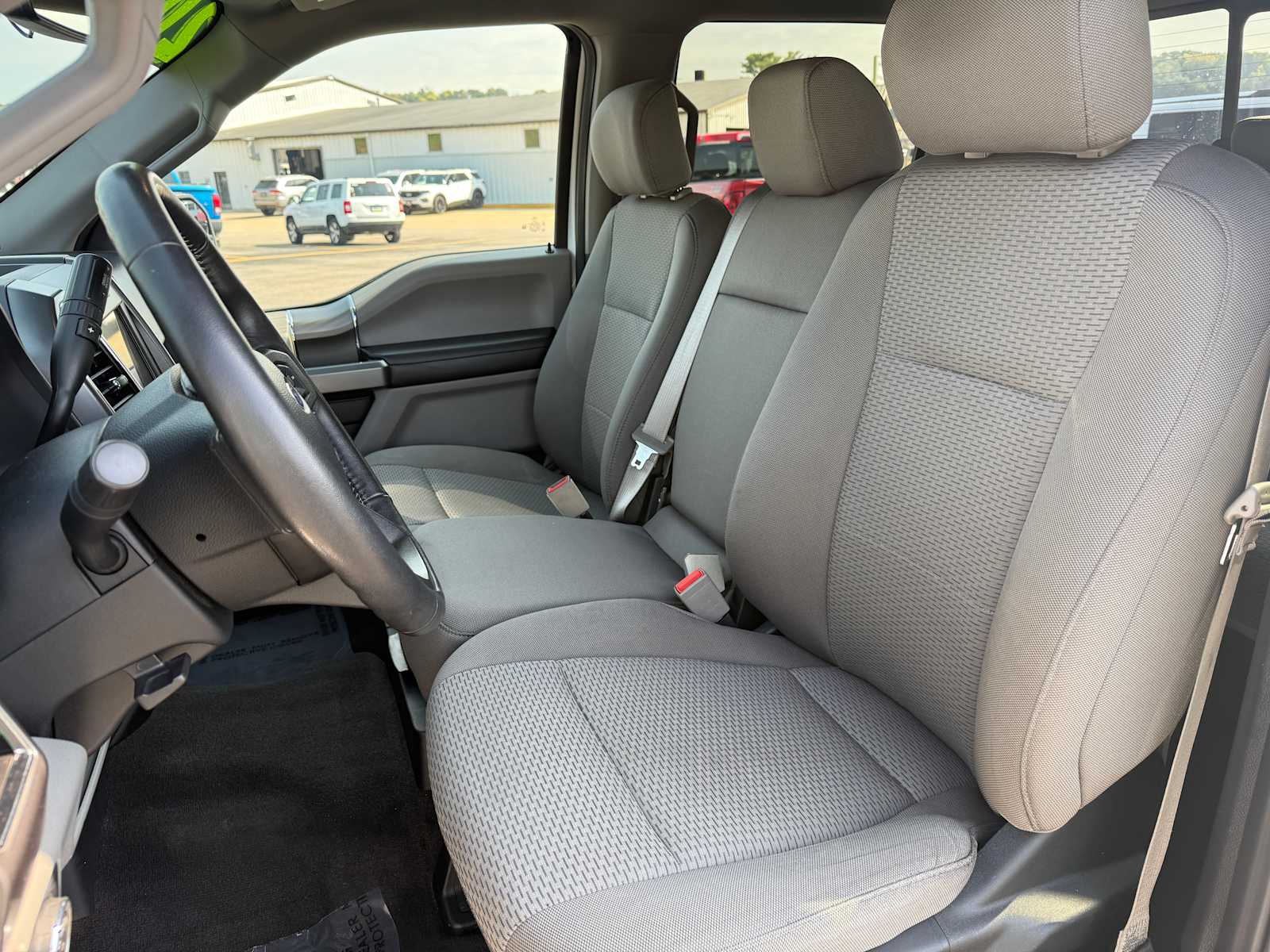 2020 Ford F-150 XLT photo 21