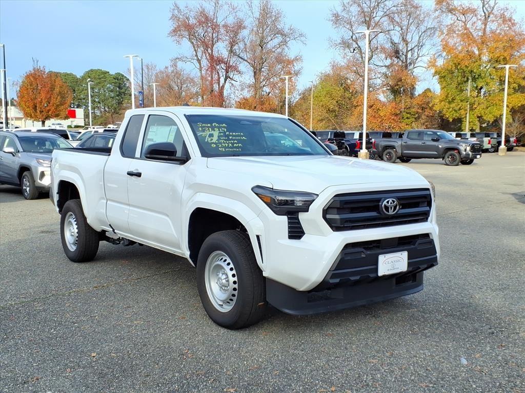 2025 Toyota Tacoma SR's photo