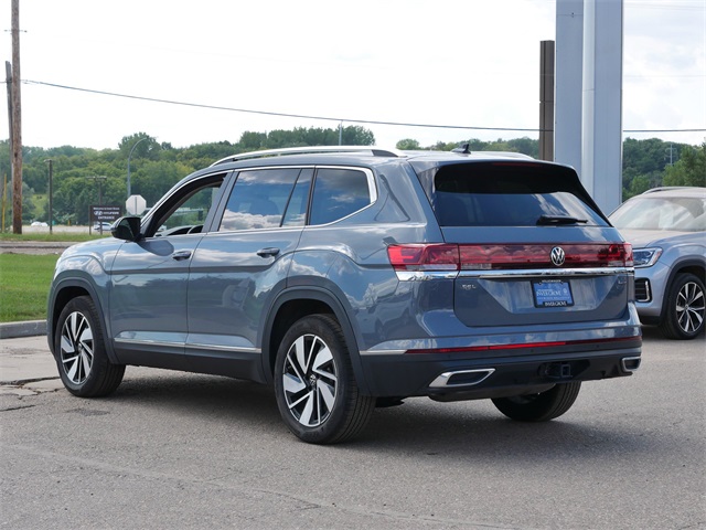 2025 Volkswagen Atlas SEL photo 4