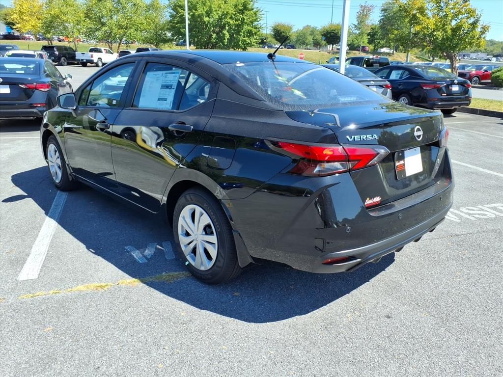 2025 Nissan Versa S photo 5
