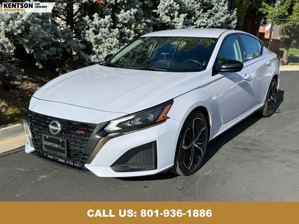 2024 Nissan Altima 2.5 SR photo 3