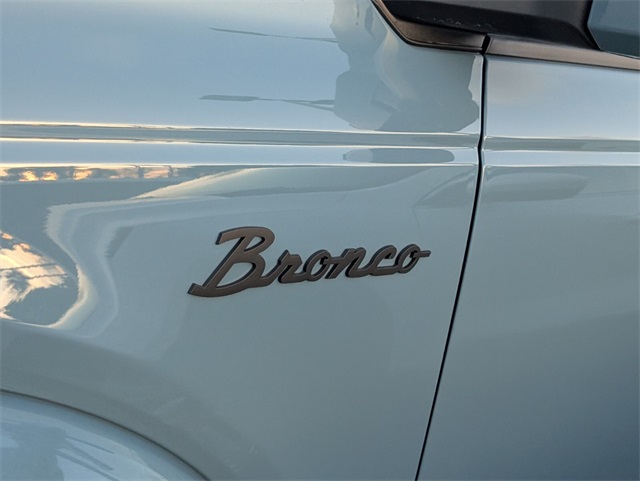 2023 Ford Bronco Outer Banks photo 5