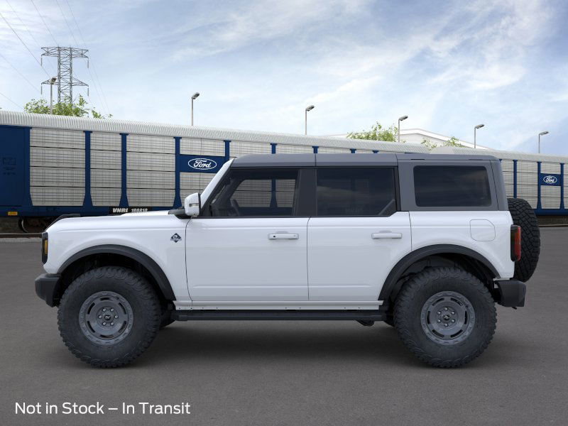 2024 Ford Bronco Outer Banks photo 3