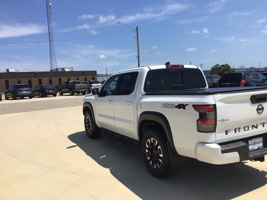 2023 Nissan Frontier Crew Cab PRO-4X photo 3