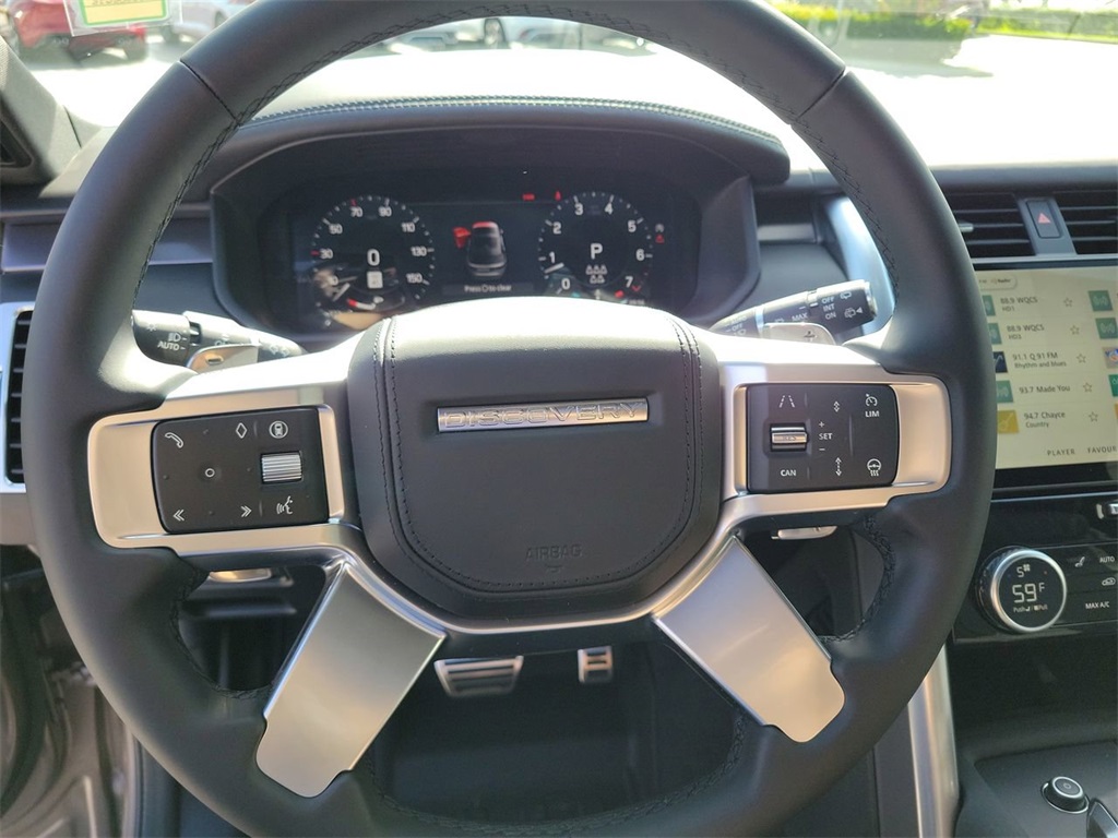 2025 Land Rover Discovery Metropolitan Edition photo 23