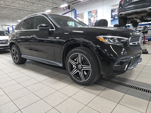 2025 Mercedes-Benz GLC Base's photo