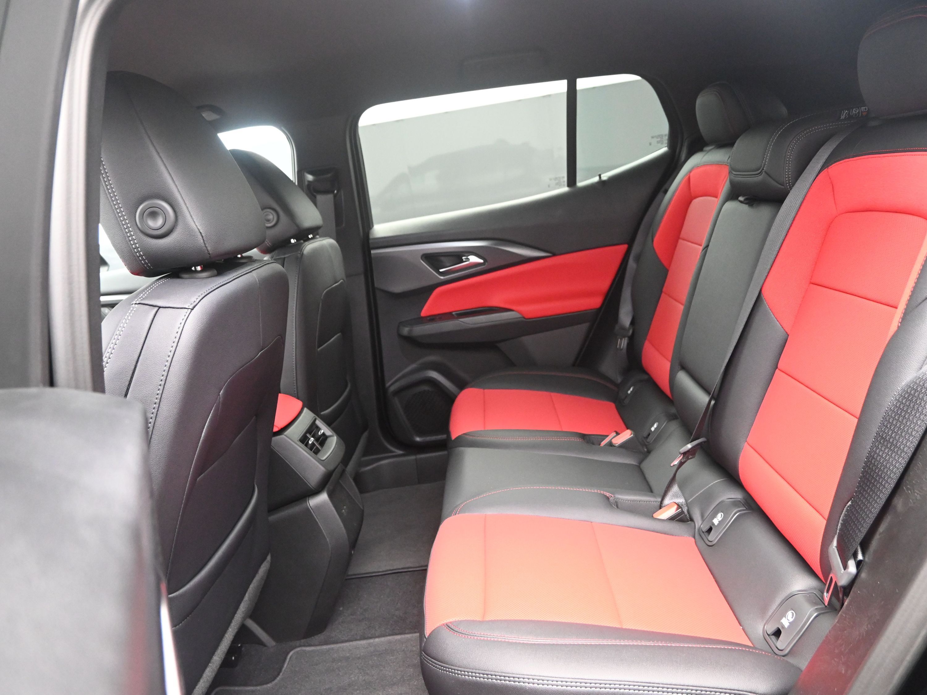 2025 Chevrolet Equinox RS photo 11
