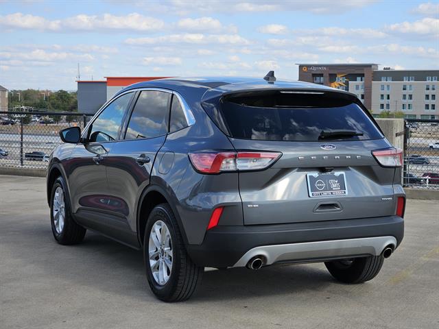 2022 Ford Escape SE photo 4