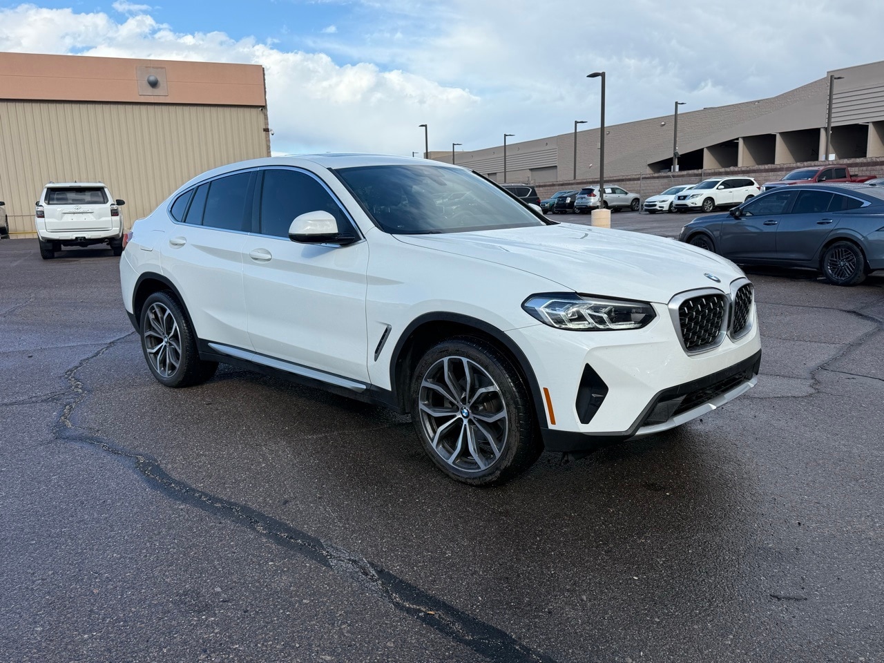 2023 BMW X4 30i's photo
