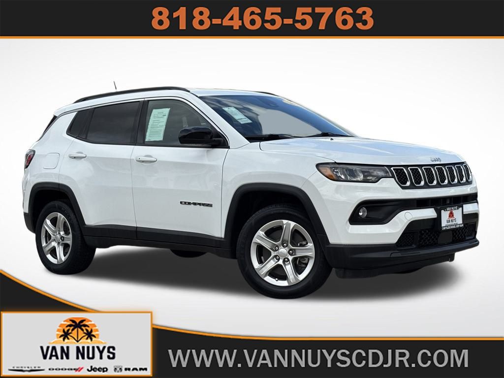 2023 Jeep Compass Latitude's photo